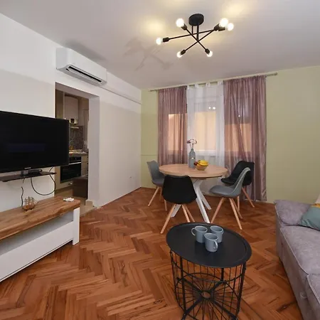 Two Bedroom Marinero 公寓 扎达尔