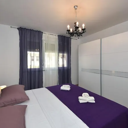 Two Bedroom Marinero Daire