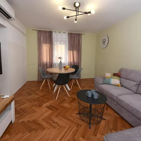 Two Bedroom Marinero Appartement *
